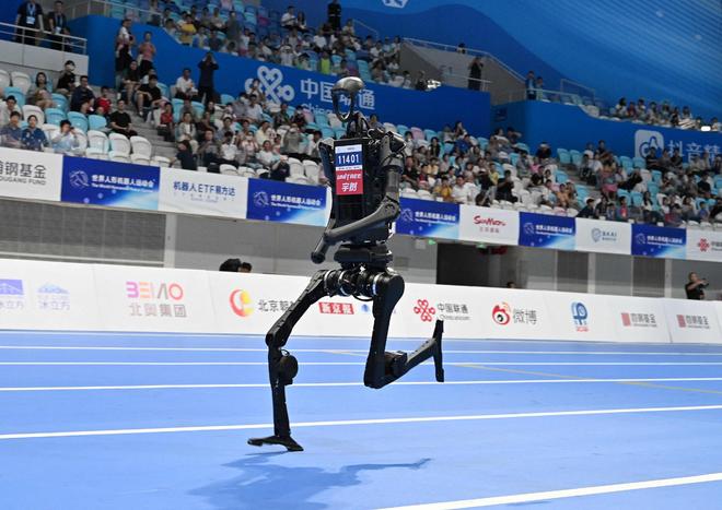 兴兴：用遥控追求极致速度；蔡浩宇AI游戏上架2719元｜极客早知道凯时尊龙人生Sam Altman：AI存在泡沫；宇树机器人夺金王(图7)